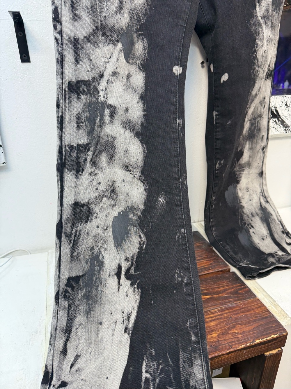 Purple Brand Jeans Men's Black & Gray Acid-Effect Bootcut Jeans - Picture 4 of 13